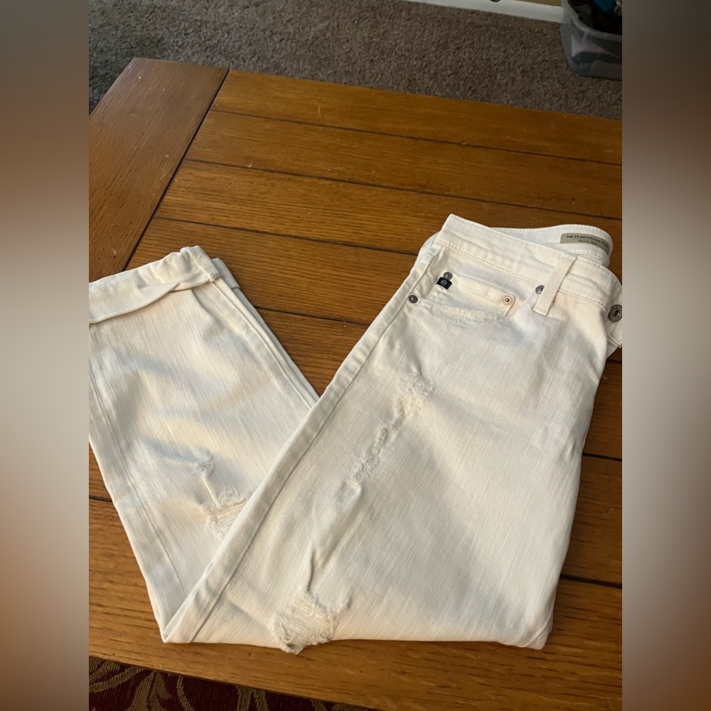 Women’s white AG capri jeans (O1)